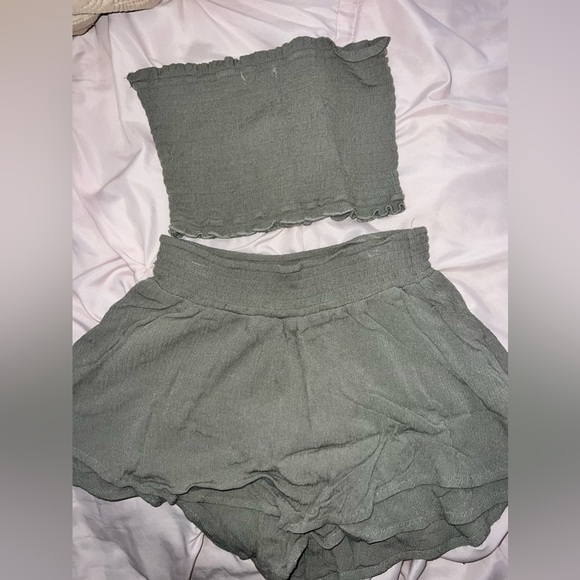 Cute sage matching set - picture at end - Picture 2 of 4